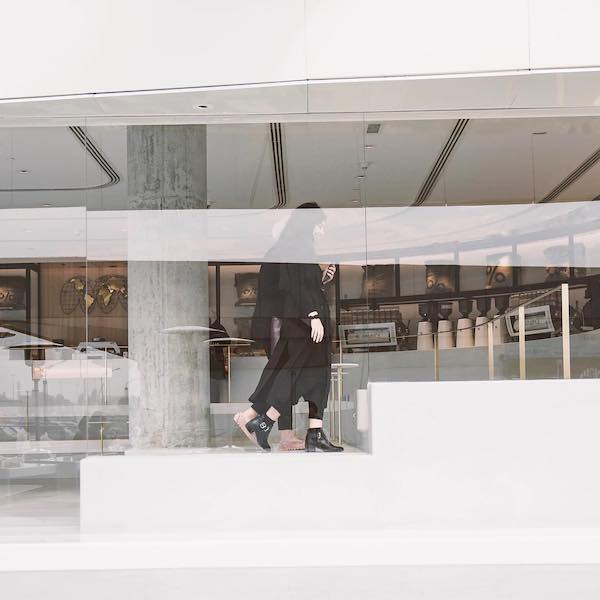 防止眼神交流的 % ARABICA 咖啡店?Nendo 於科威特創意打造符合風俗民情的咖啡空間