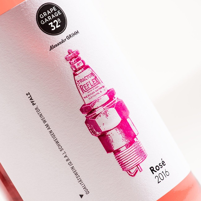 機械工業元素上瓶身！葡萄酒也能有新潮味