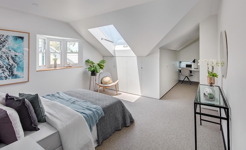 陽光灑落的清水模階梯！令人稱羨的澳洲郊野日光庭院住宅