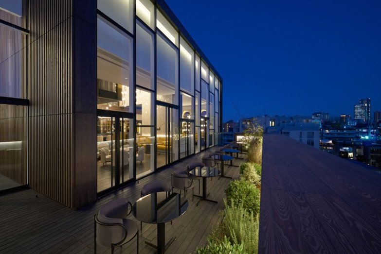 Nendo 出手的箱型堆疊特殊建築！咖啡廳、畫廊、酒吧盡收的代官山簡約商業空間