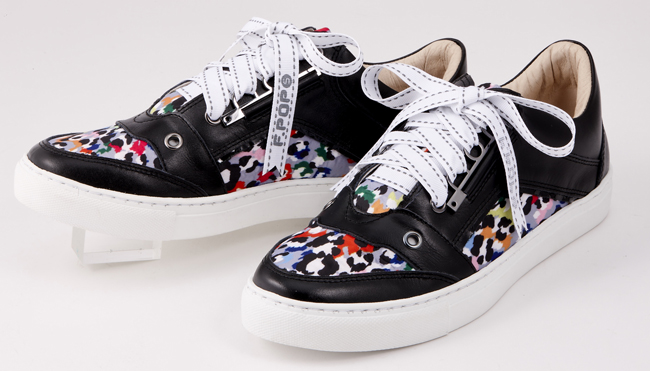 迷彩男生女生配！秋天輕旅行的聰明穿搭法