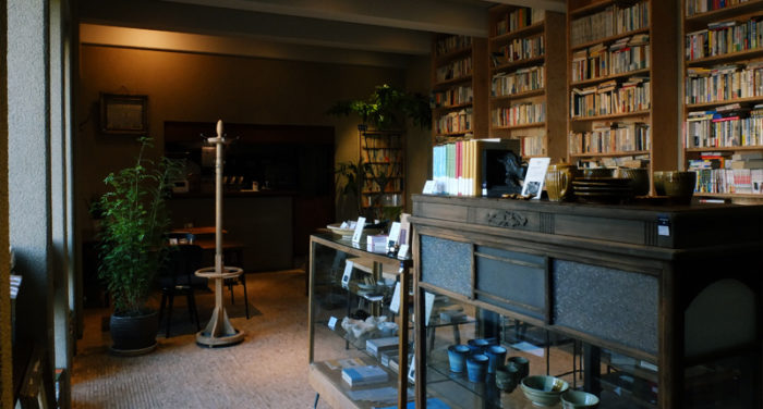 書與咖啡的完美組合！東京充滿特色的 BOOK Cafe 咖啡廳 5 選