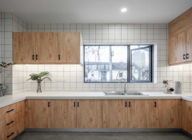 雙手交疊屋頂的鄉間老宅改造！江蘇極簡禪風度假別墅守護家族記憶