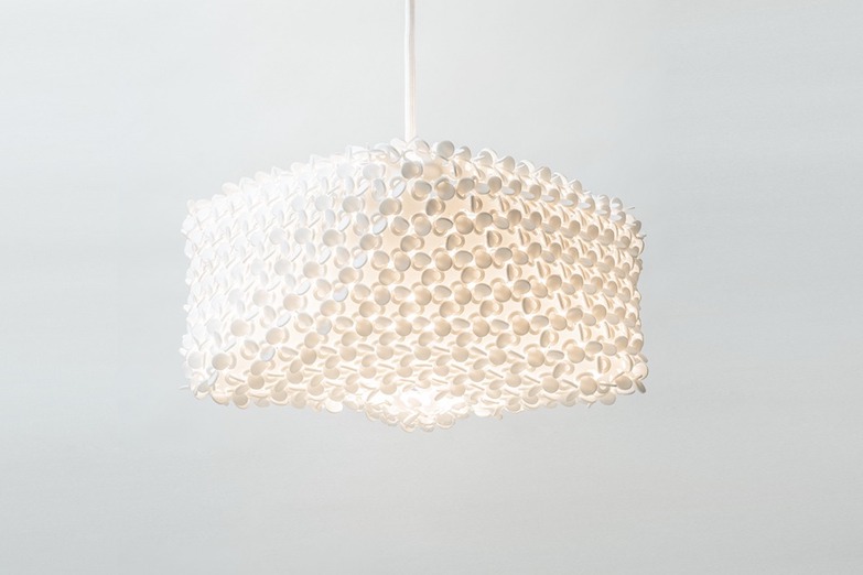 片片雪花組成永續包裝！日本設計師打造「Cy-Bo」美感滿分的新形態環保包裝材料