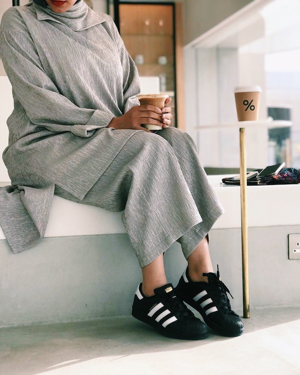 防止眼神交流的 % ARABICA 咖啡店?Nendo 於科威特創意打造符合風俗民情的咖啡空間