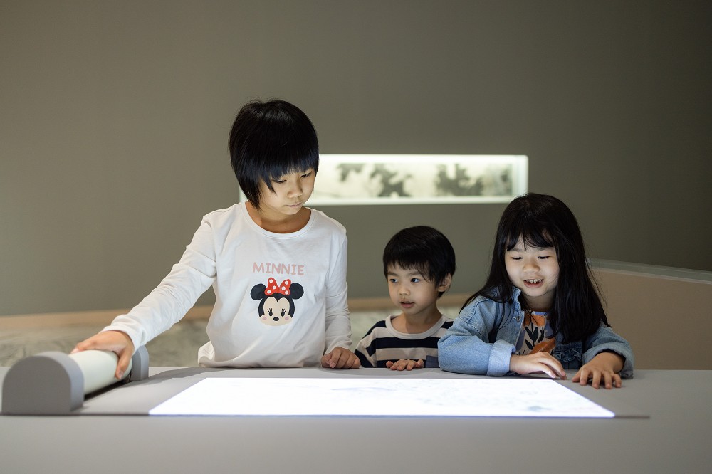 北美館兒藝中心「跟你說個故事」亮點！6組藝術家創作展開「雲朵不見了」奇幻之旅