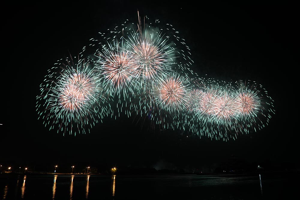 台南漁光島國慶煙火！不只日落餘暉，5 大絕佳視野觀賞點、5 大花火主題段落和特效公開