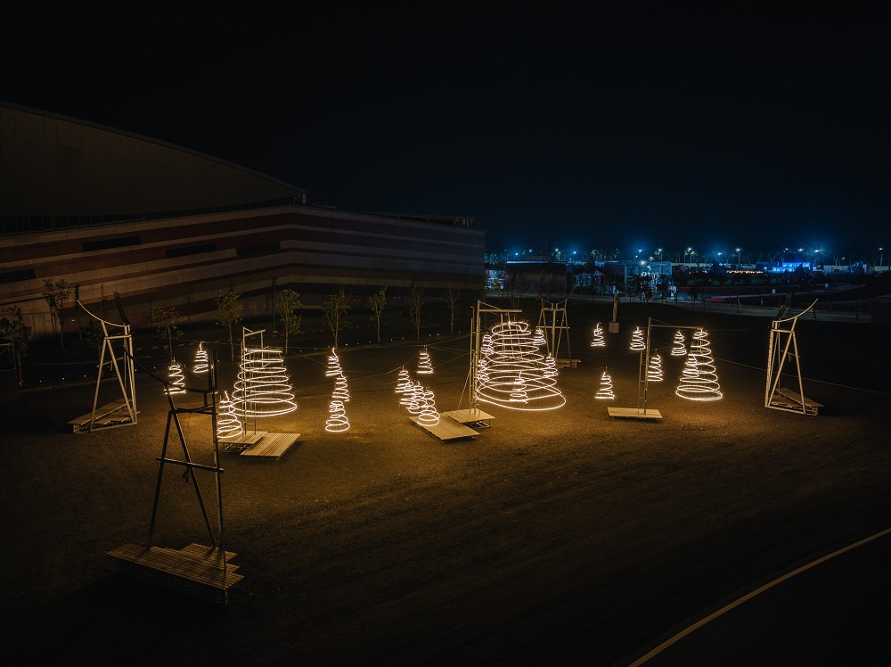 2024台灣燈會在台南「城里有光展區」!雪白鹽田竹籤地景、無限立方鏡面等15組創作