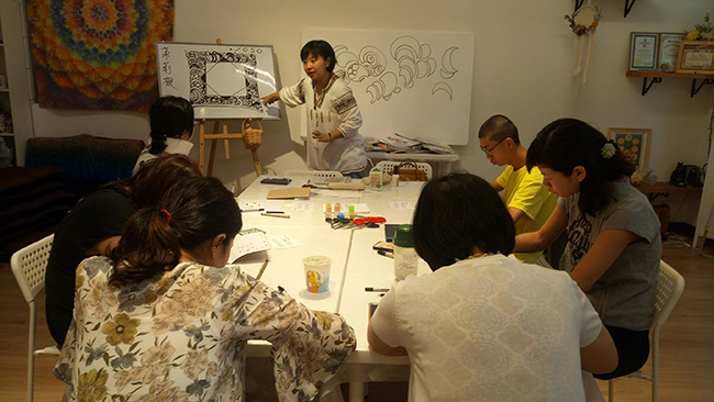 四堂課繪畫靜心全紀錄：失控也沒關係－禪繞畫教會我的事