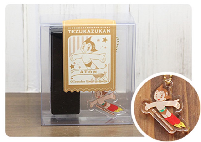 手塚治虫誕生 90 周年，鐵迷必蒐「手塚治虫客製圖鑑姓名印章」！