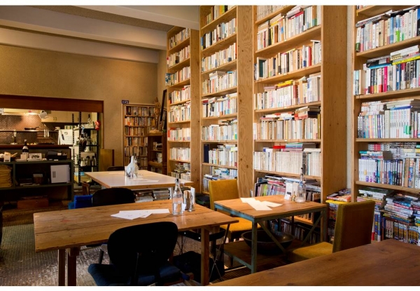 書與咖啡的完美組合！東京充滿特色的 BOOK Cafe 咖啡廳 5 選
