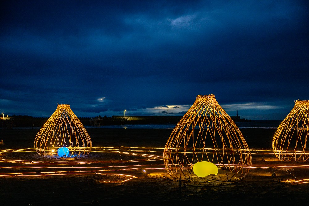 2021屏東落山風藝術季登場！海上絲帶教堂、風之竹裝置等18件作品亮點