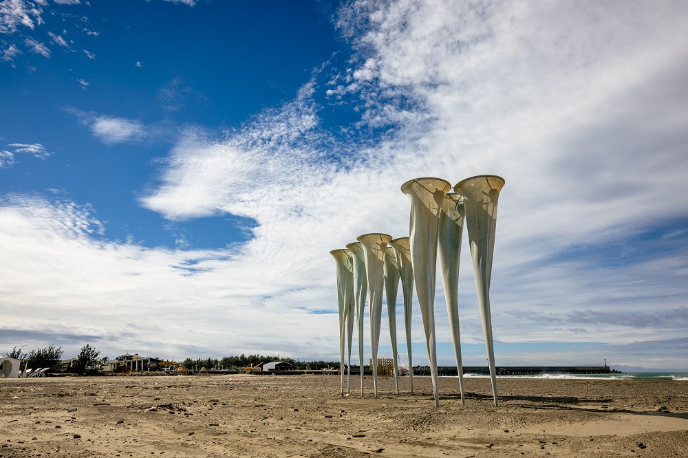 2021屏東落山風藝術季登場！海上絲帶教堂、風之竹裝置等18件作品亮點