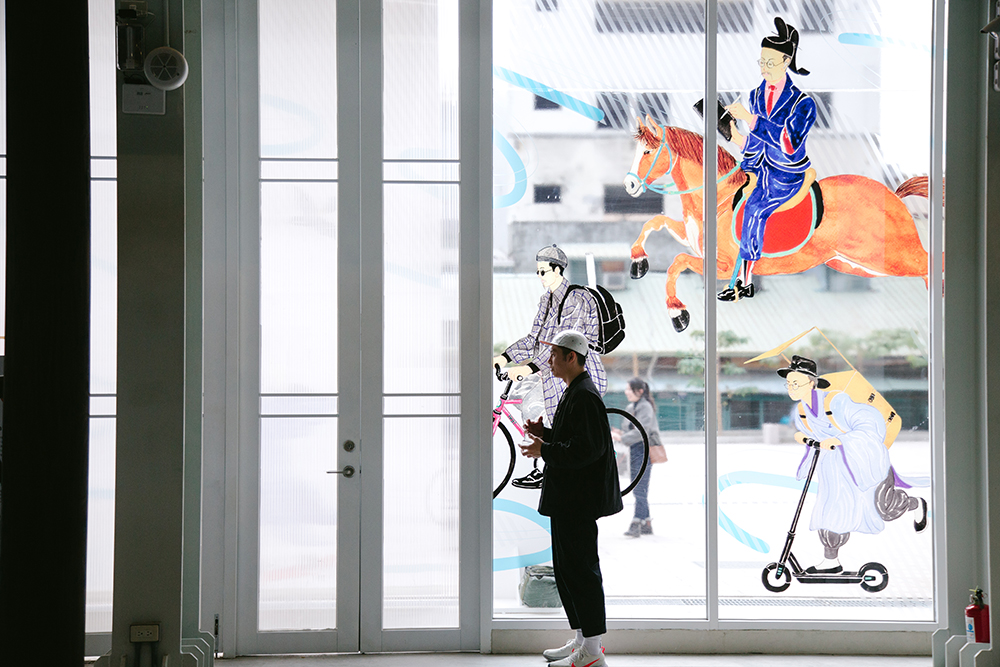 《串遊季 REUSE》重新想像文資修復的展覽!於台中「臺灣府儒考棚」結合文物、插畫與花藝等 11 組創作盛宴