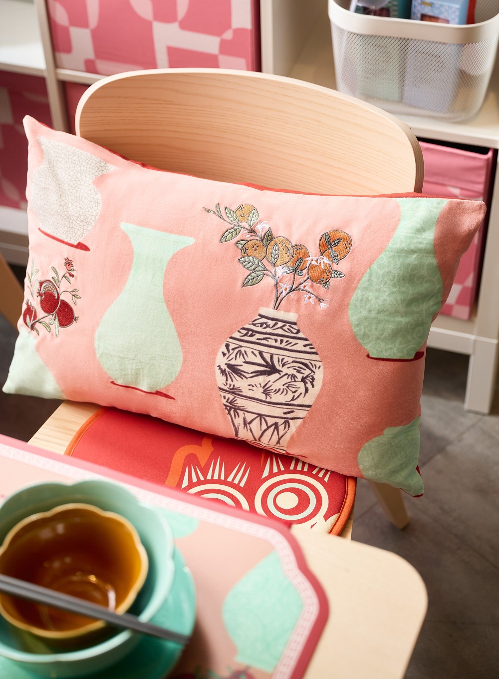 IKEA「FÖSSTA」春節系列！龍年生肖、宋瓷化身舞龍抱枕、簡約設計餐具