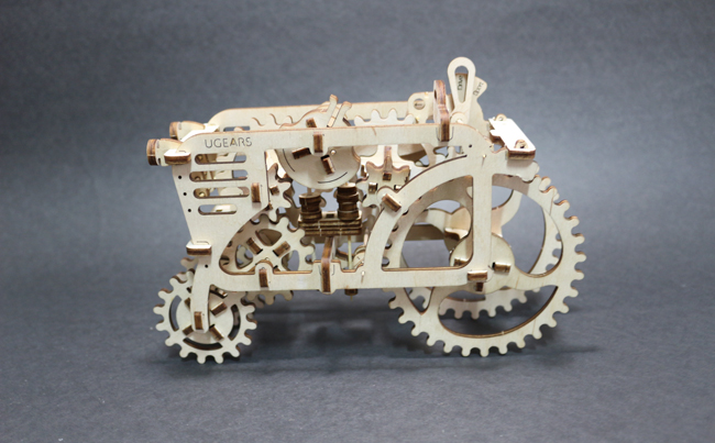 【DIY OK】UGEARS 木製機械玩具,看著親手組裝的齒輪運轉就是爽快!