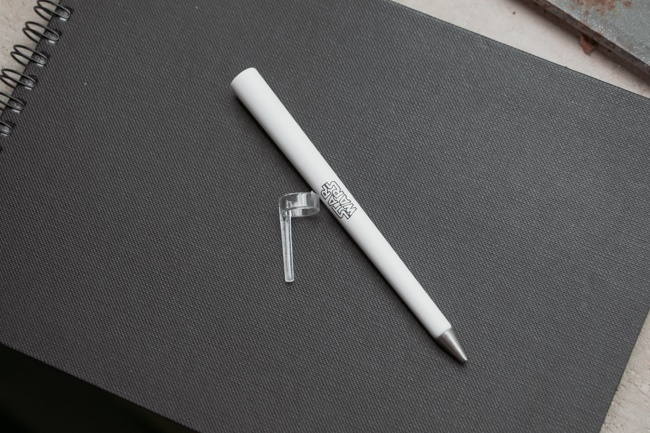 不用墨水也不用筆芯， Napkin 永恆無印筆帶你感受大藝術家的手感溫度