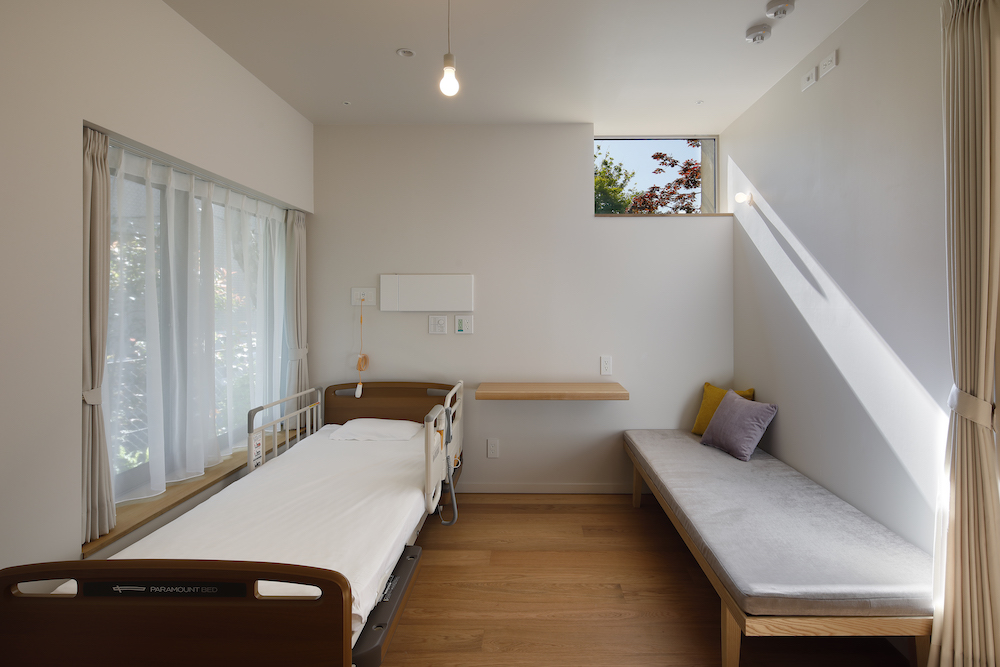 臨終前的溫柔寧靜時光！日本靜岡「いまここ」綠意圍繞的緩和醫療病房設計