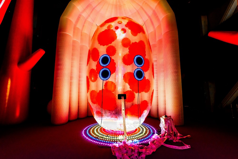 新店誠品《AI靈感大師》療癒展覽！澳洲團隊ENESS打造森之舞者、太陽神等4大光影裝置