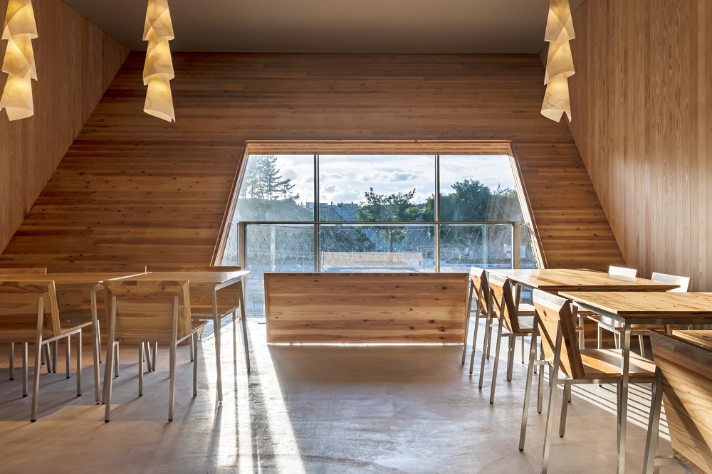 鳥取砂丘「Takahama Cafe高濱咖啡廳」！隈研吾打造俯瞰砂丘美景的觀景咖啡廳