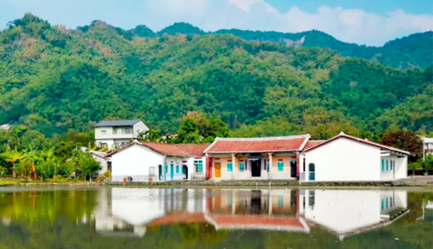 80 年三合院改造！高雄旅宿「香蕉與黑膠三合院」