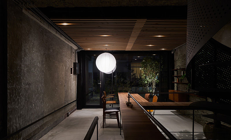 40 年老屋改造的「透明感陋室」兆兆茶苑!隱身台中審計新村幽靜巷弄的自在品茗空間