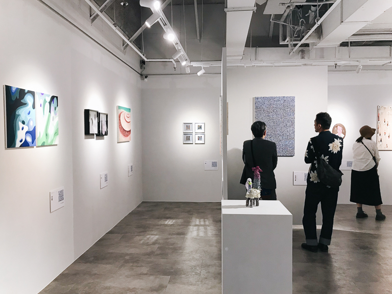  齊聚奈良美智、Ron English、昏鴉樂團主唱等 12 國 89 位藝術家，「秋季當代藝術沙龍展」視覺饗宴不可錯過