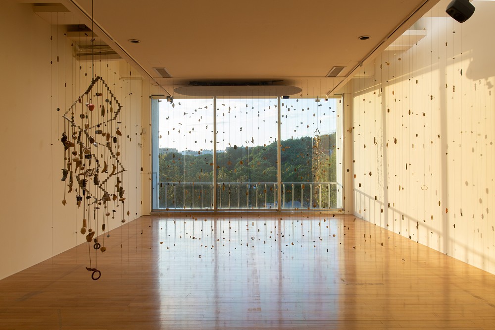 2023台北雙年展「小世界」北美館亮相！花園照護者雕塑、馬賽克磚牆等20+作品亮點