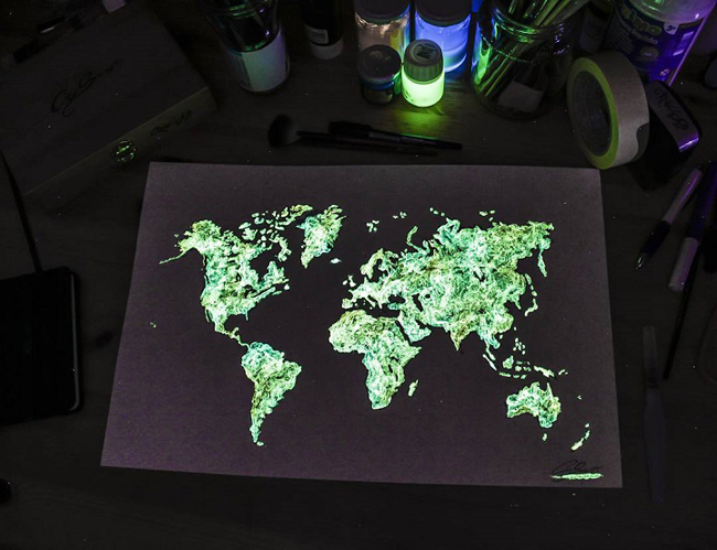 黑暗中閃耀的夜光畫！義大利藝術家Crisco Art宛如被施魔法的夜光繪畫