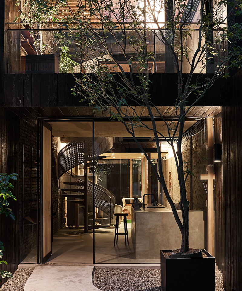 40 年老屋改造的「透明感陋室」兆兆茶苑!隱身台中審計新村幽靜巷弄的自在品茗空間
