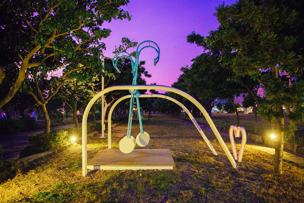 秋遊旗津海岸藝術季「1920公尺的約定」登場！7 組裝置藝術現身沙灘，展現打狗港百年風華