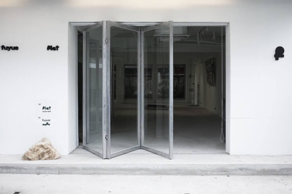 台灣服裝品牌「甫月」概念店亮相台北中山！集結時尚、藝術、咖啡的複合空間