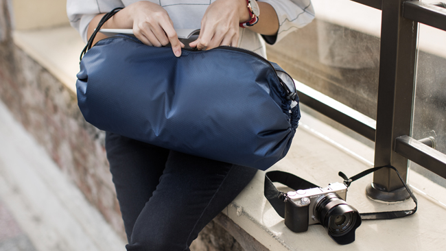 【台灣設計】三秒裝物，三秒取物！FLATPAC 懶人輕巧收納包