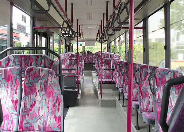 全世界都一樣醜設計：公眾交通工具座椅上的驚人圖案