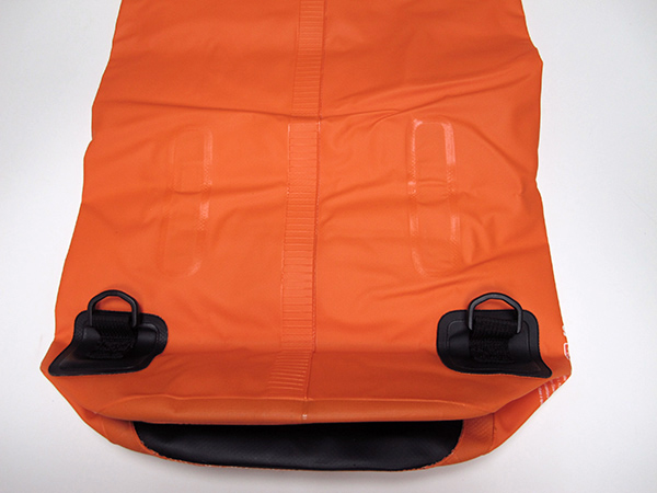 【生活玩物】梅雨季，你需要一個防水好包