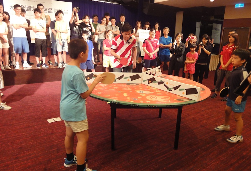 「綠圈圈 夏日藝術祭」爸爸節趣味三人桌球賽