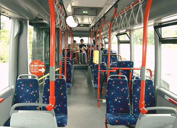 全世界都一樣醜設計：公眾交通工具座椅上的驚人圖案