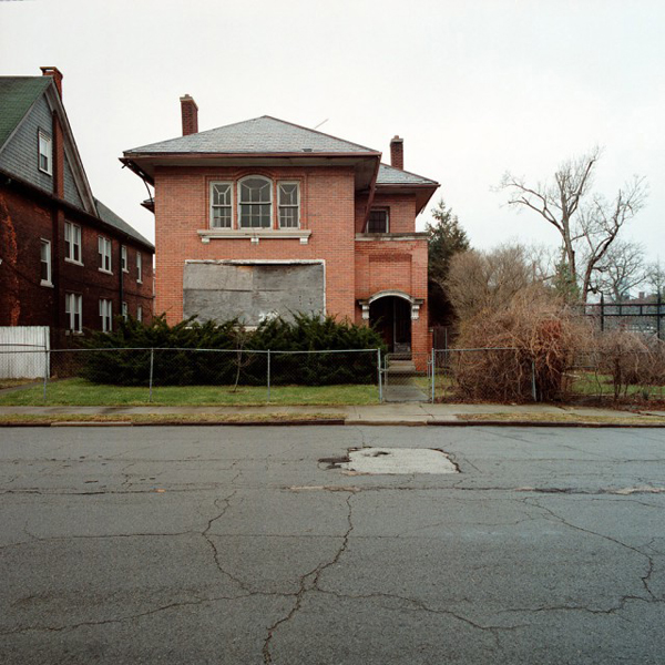 100 間由攝影師 Kevin Bauman 所拍攝的廢棄別墅攝影集