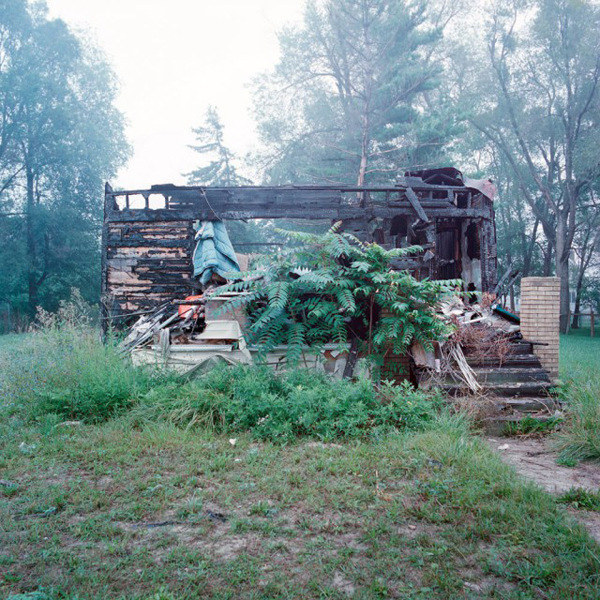 100 間由攝影師 Kevin Bauman 所拍攝的廢棄別墅攝影集