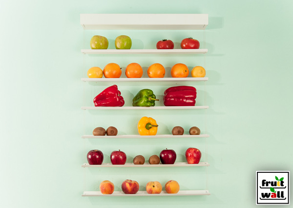 將色澤飽滿的新鮮水果擺成一面牆，透氣延長水果壽命概念設計