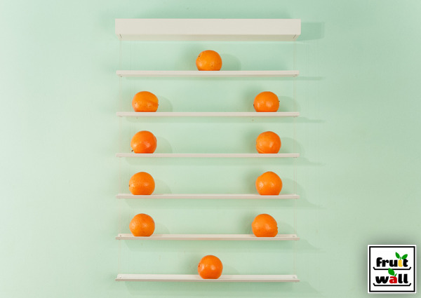 將色澤飽滿的新鮮水果擺成一面牆，透氣延長水果壽命概念設計