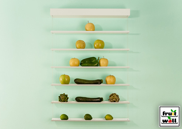 將色澤飽滿的新鮮水果擺成一面牆，透氣延長水果壽命概念設計