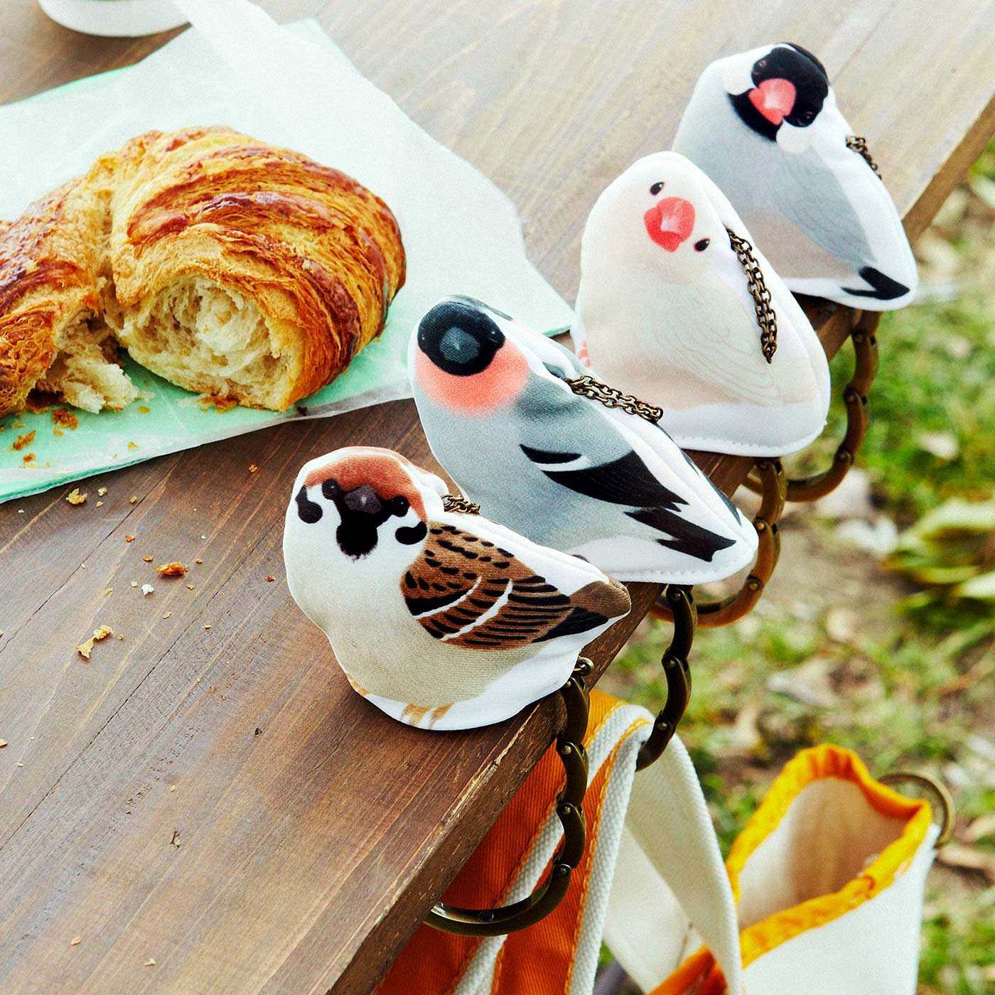 包包掛勾進化了，化身超萌小鳥讓你想忘記都很難！