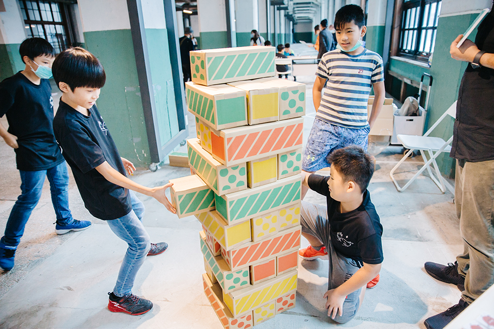 當防災也涵蓋了設計美學!小北百貨 X 東海醫院設計工作室、無印良品 X 水越設計... 台日團隊推出 7 種避難包與 8 項防災教具