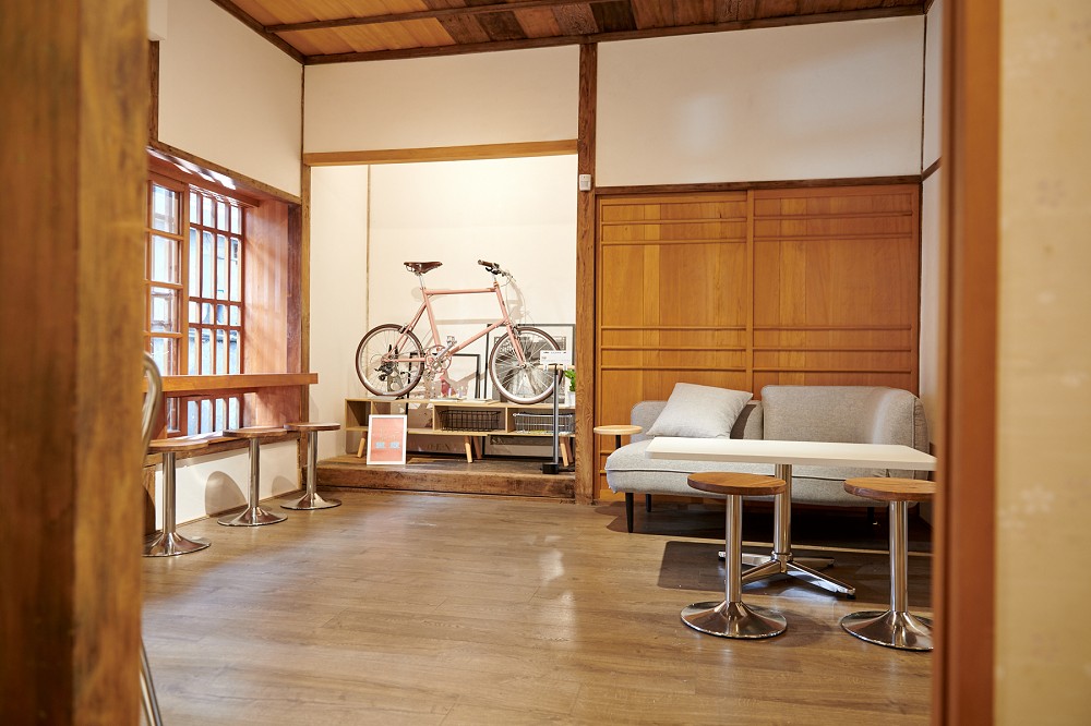 台北單車咖啡廳「tokyobike」進駐萬華！極簡單車生活風格結合日式古蹟、在地小吃