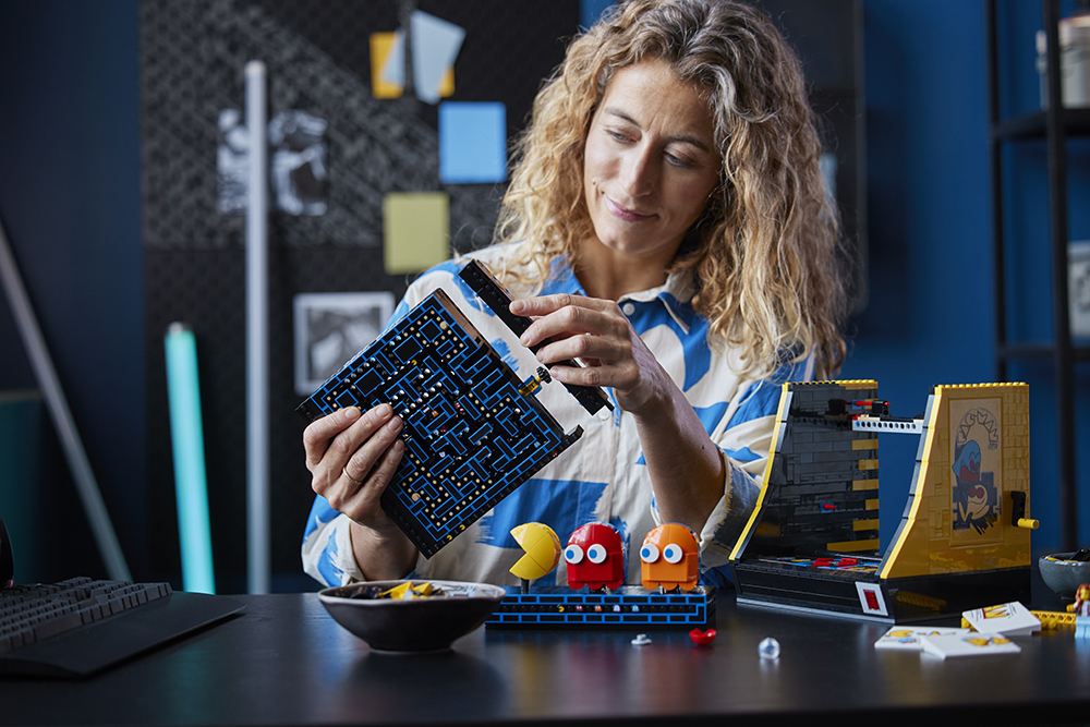 樂高版「PAC-MAN」小精靈登場！2651個樂高復刻1980年代經典電玩、遊戲機台
