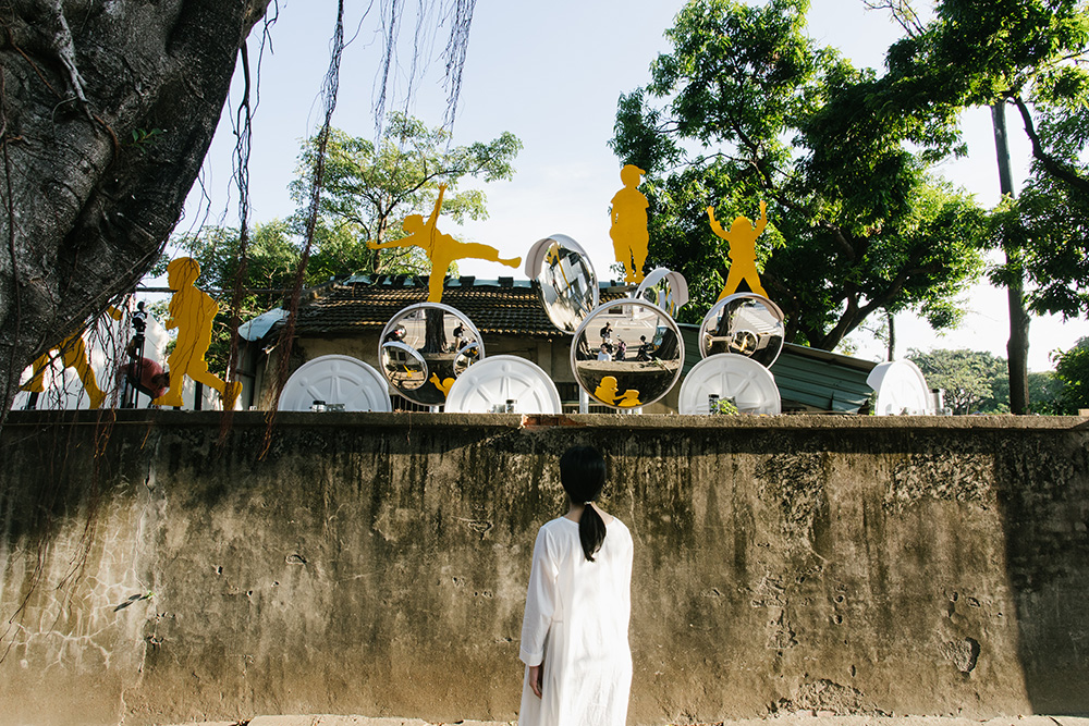 《串遊季 REUSE》重新想像文資修復的展覽!於台中「臺灣府儒考棚」結合文物、插畫與花藝等 11 組創作盛宴