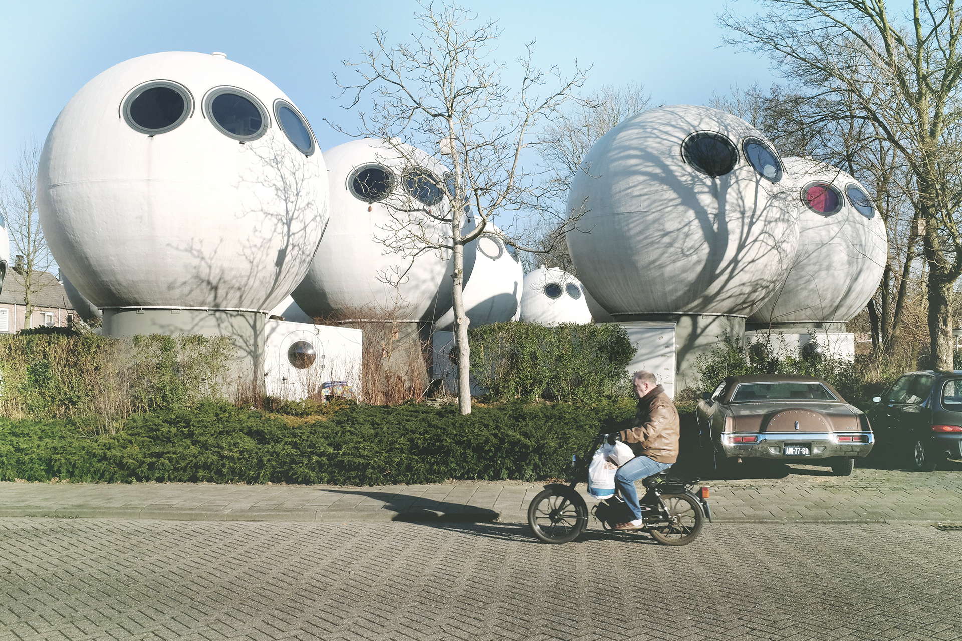 30年前的微型住宅長這樣？荷蘭外星球屋居住實驗大公開