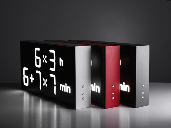 愛因斯坦數字鐘，看時間請先加減乘除！