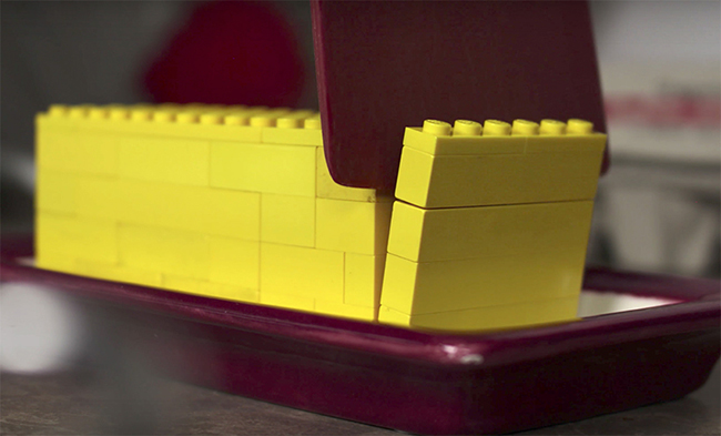 樂高早餐上桌囉！加拿大創作團隊 BrickBrosProductions 用樂高「烹飪」出美味